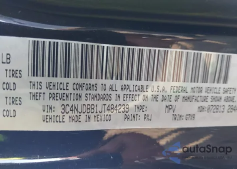 2018 Jeep Compass Latitude 4X4 z USA, uszkodzony, nr VIN 3C4NJDBB1JT484239